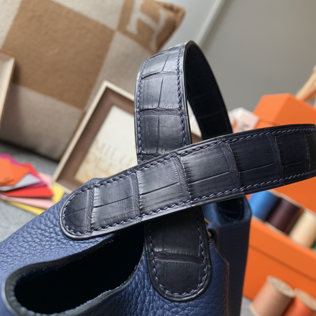 에르메스 피코탄18 블루드프루쎄 금장 끌레망스 악어가죽 핸들